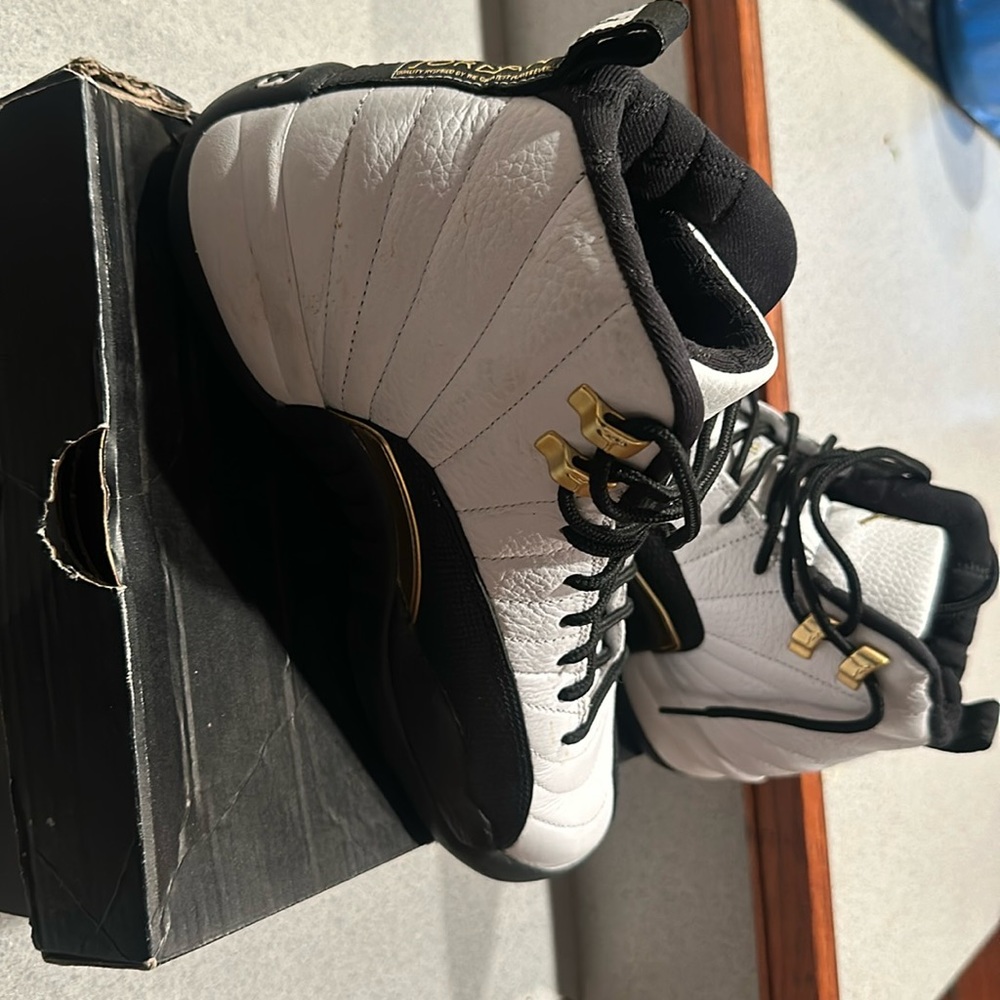 Youth 6.5 Jordan 12 Taxi